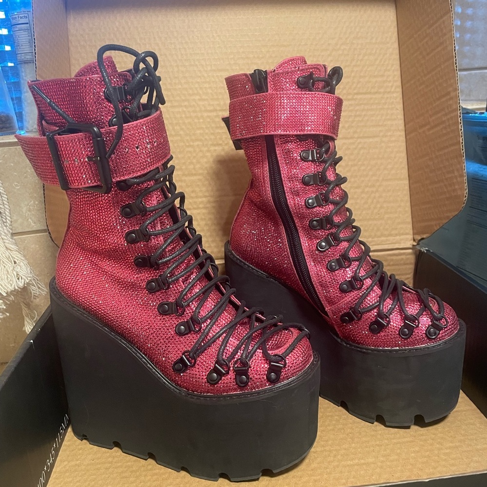 Dolls Kill Candy Crystal Traitor Boots Women’s Size 6 Hot Pink Platform Lace Up